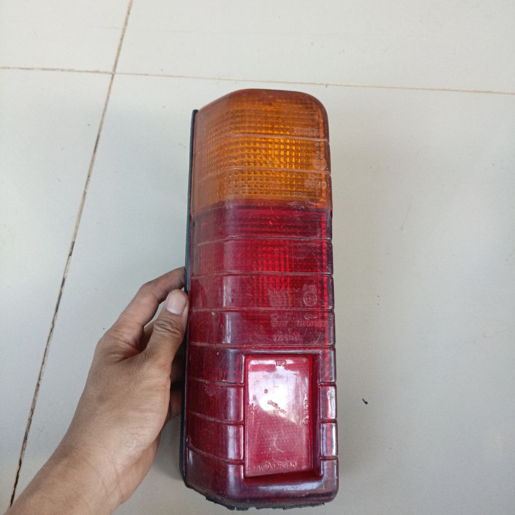STOPLAMP LAMPU BELAKANG DAIHATSU ZEBRA (KIRI)