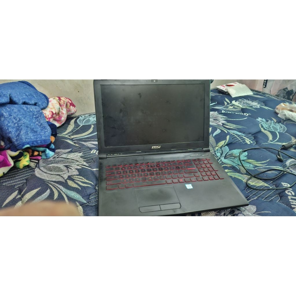 LAPTOP MSI GL62M MATI, NYALA INDIKATOR SAJA