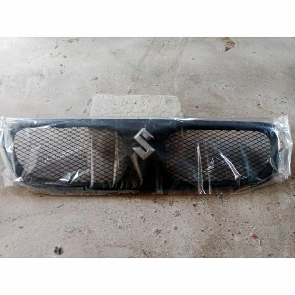 Grill Suzuki Baleno 2000-2004