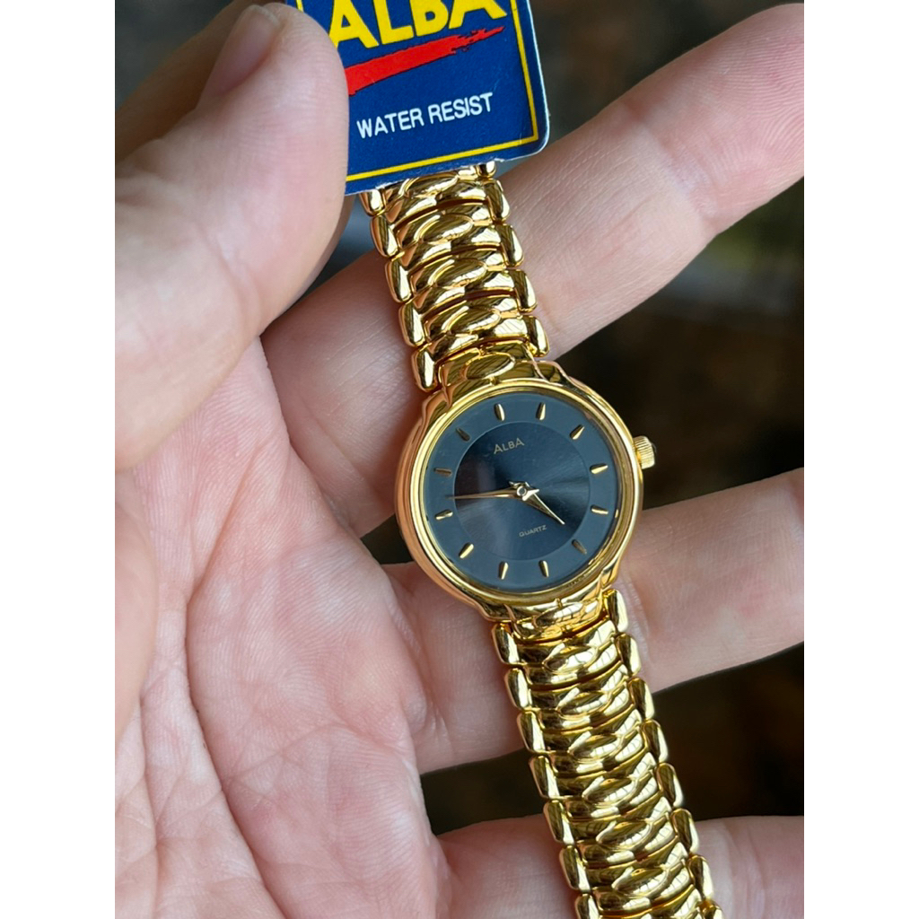 JAM TANGAN WANITA ALBA ANALOG STAINLESS STEEL GOLD DIAL V789-X034 ORIGINAL