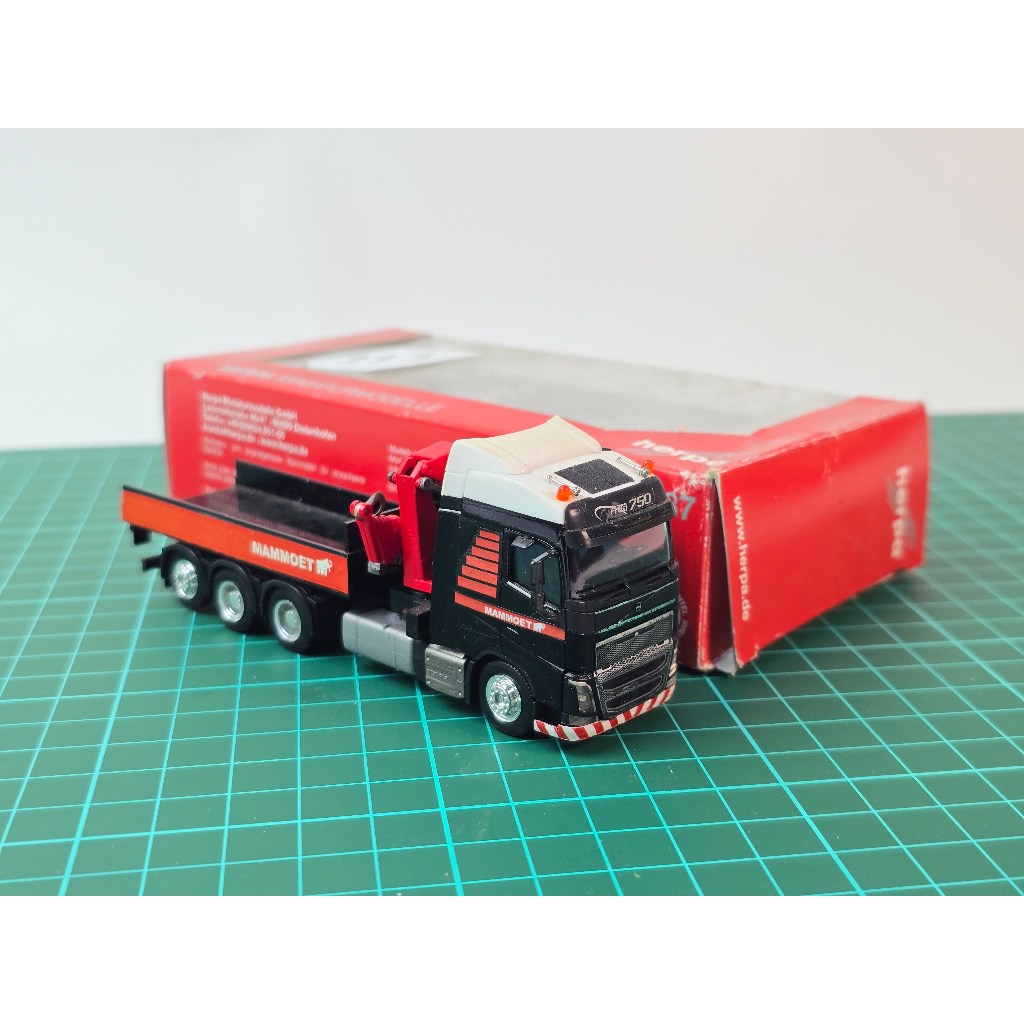 Herpa Mammoet Volvo FH16 8X4 Custom Deck| Truck