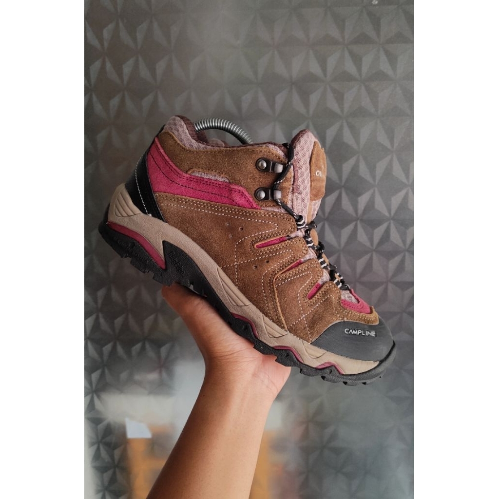 sepatu gunung outdoor sz 40 second bekas preloved