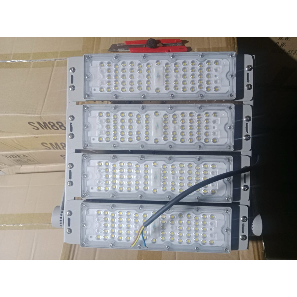 Lampu sorot SMD 200watt Mata chip philips & travo philips