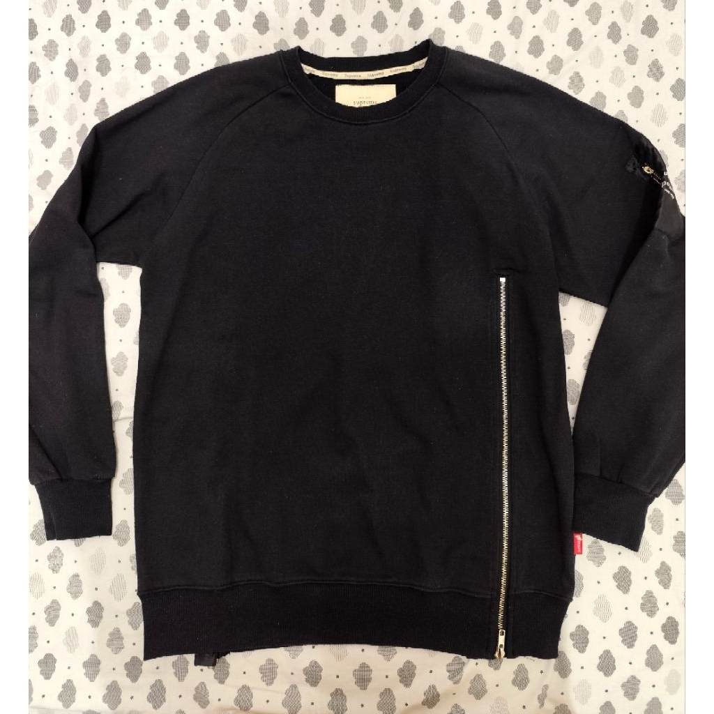 Sweater CN pria Supreme