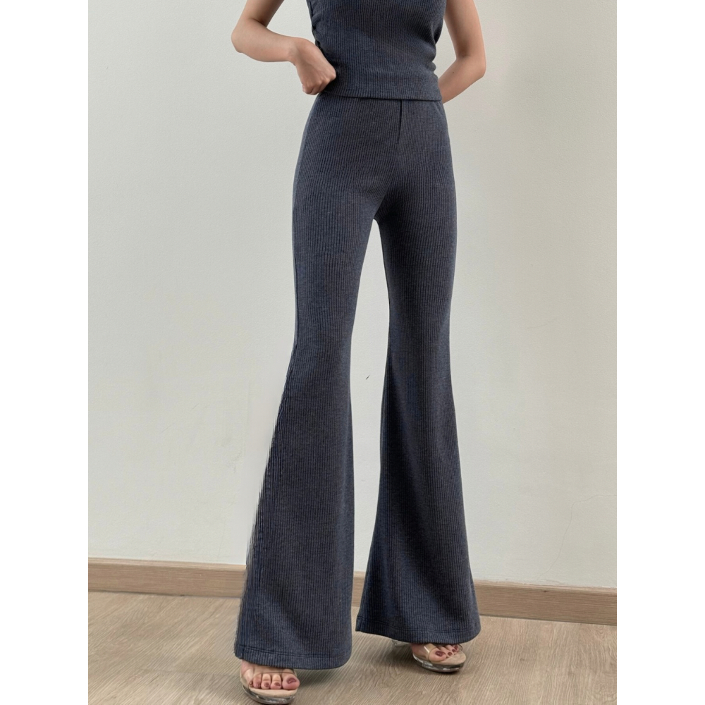 Kadaka B-0226 Flare Knit Pants | Celana Cutbray Knit Wanita | Knot Your Average Collection