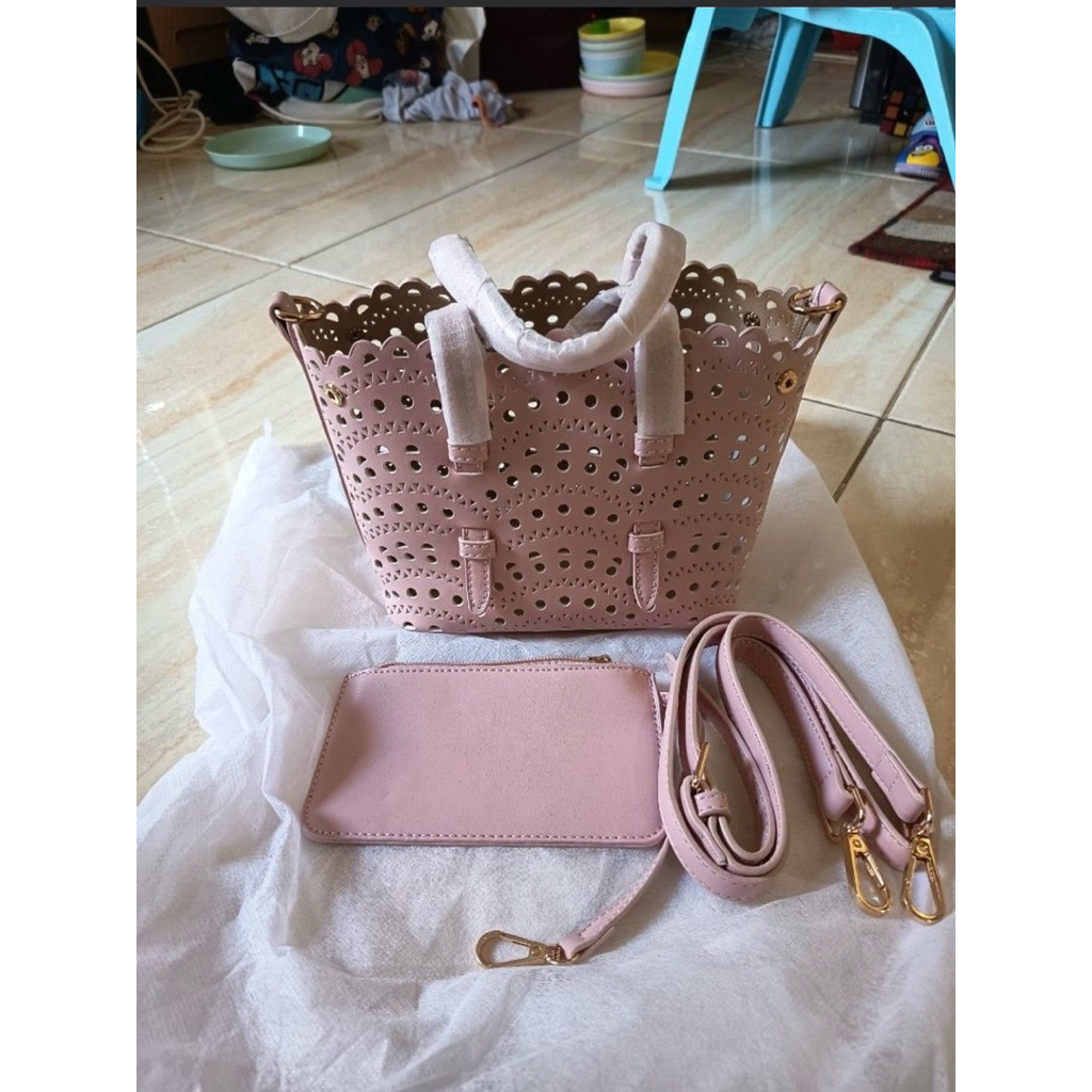 sling bag inspired alaia bag