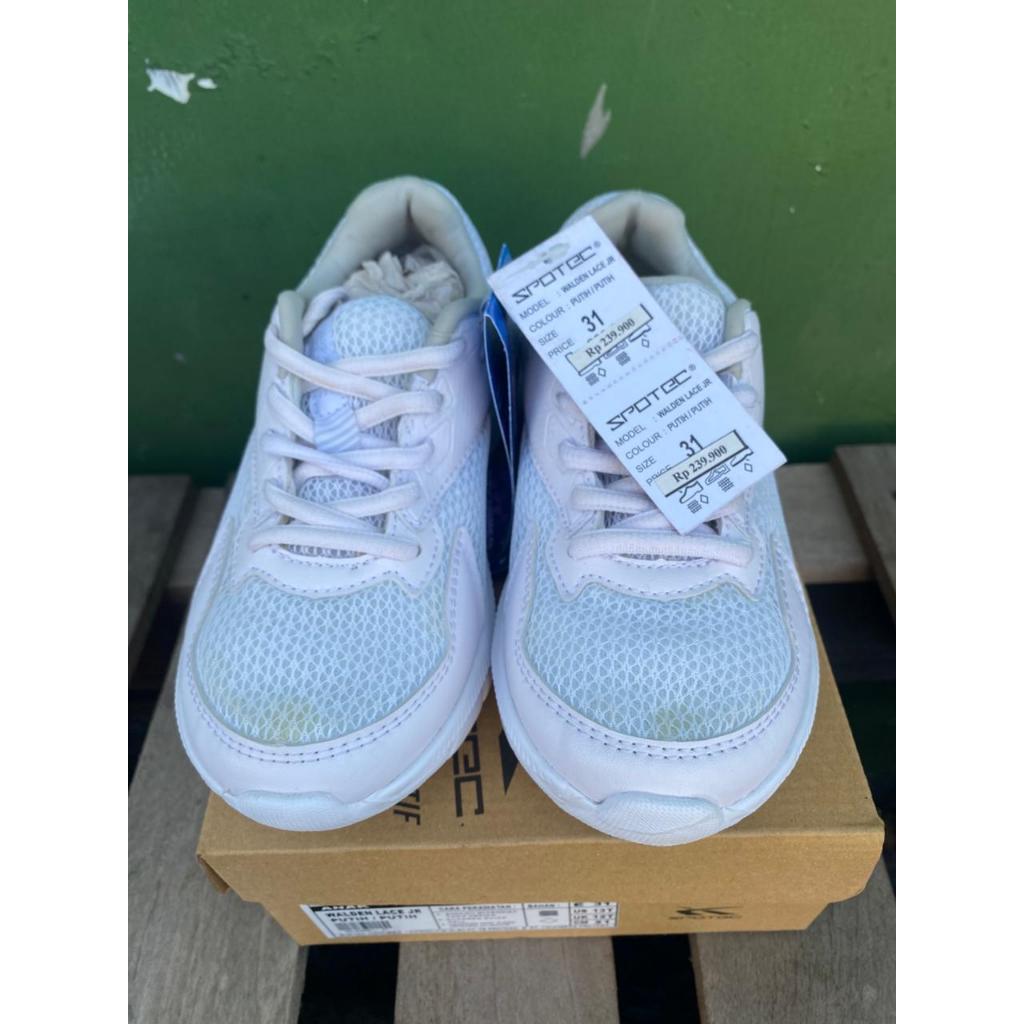 SPOTEC SEPATU SEKOLAH WALDEN JR (Defect Sale)