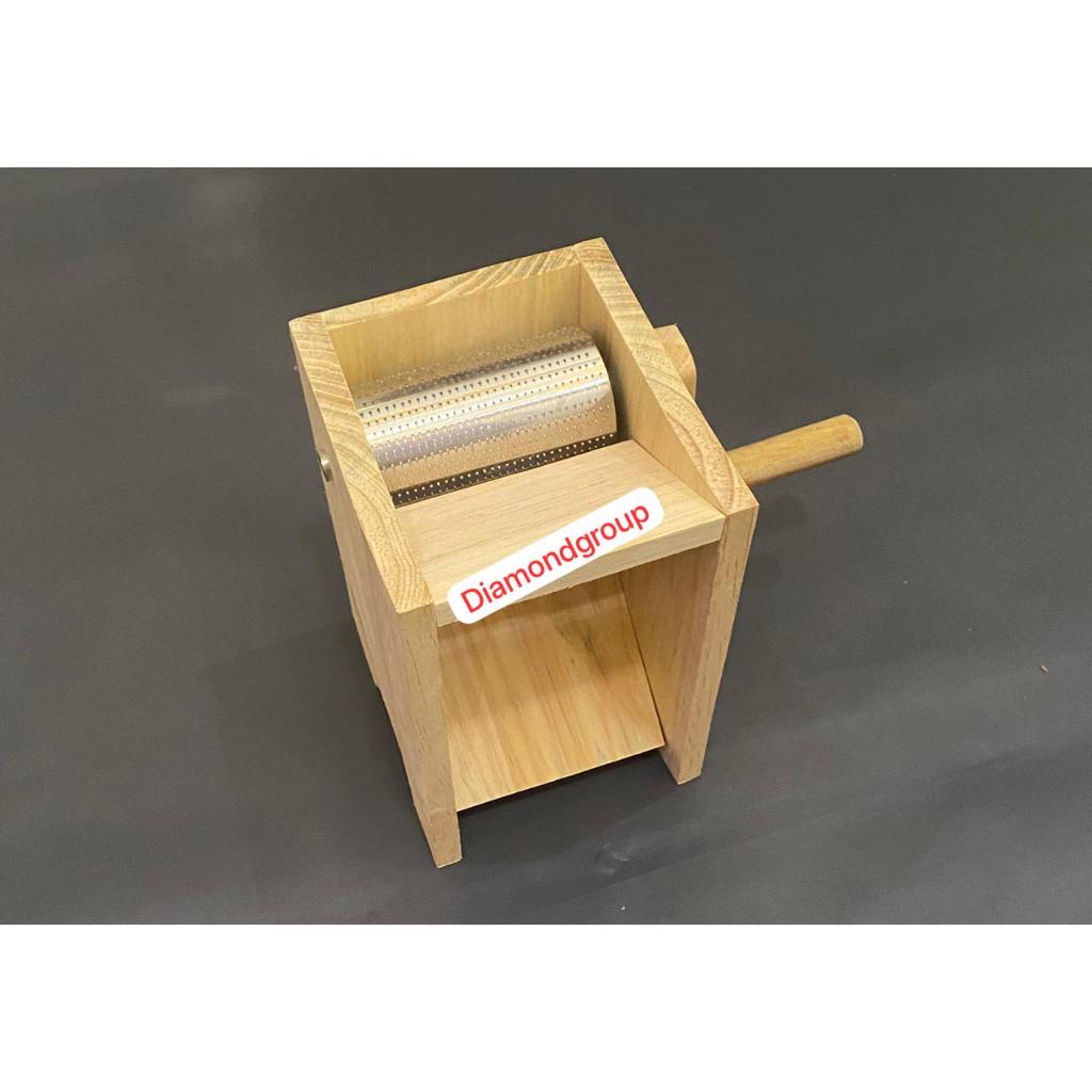 PARUT KELAPA MANUAL / PARUT KELAPA KAYU MANUAL KUAT / ALAT PARUT KELAPA MANUAL KAYU / PARUTAN PUTAR 