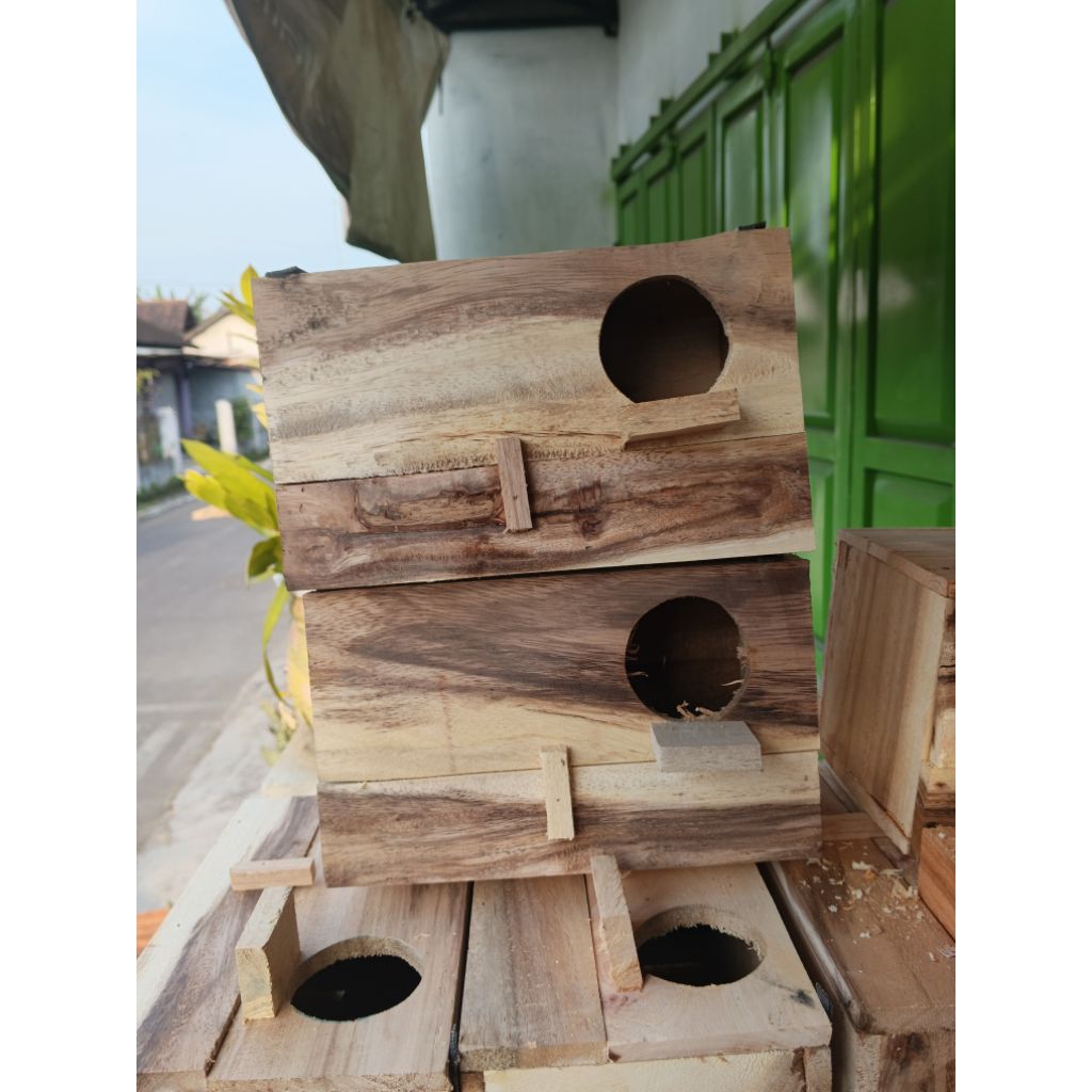 GLODOK KOTAK GELODOK PARKIT KAYU MAHONI