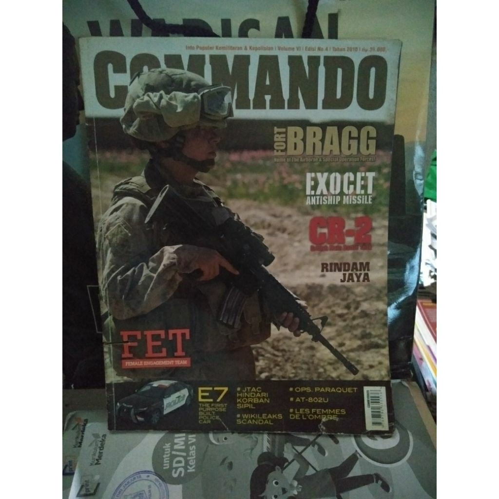 buku majalah Commando