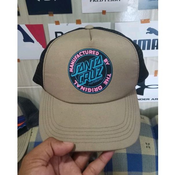 Topi santa cruz tracker caps two tone