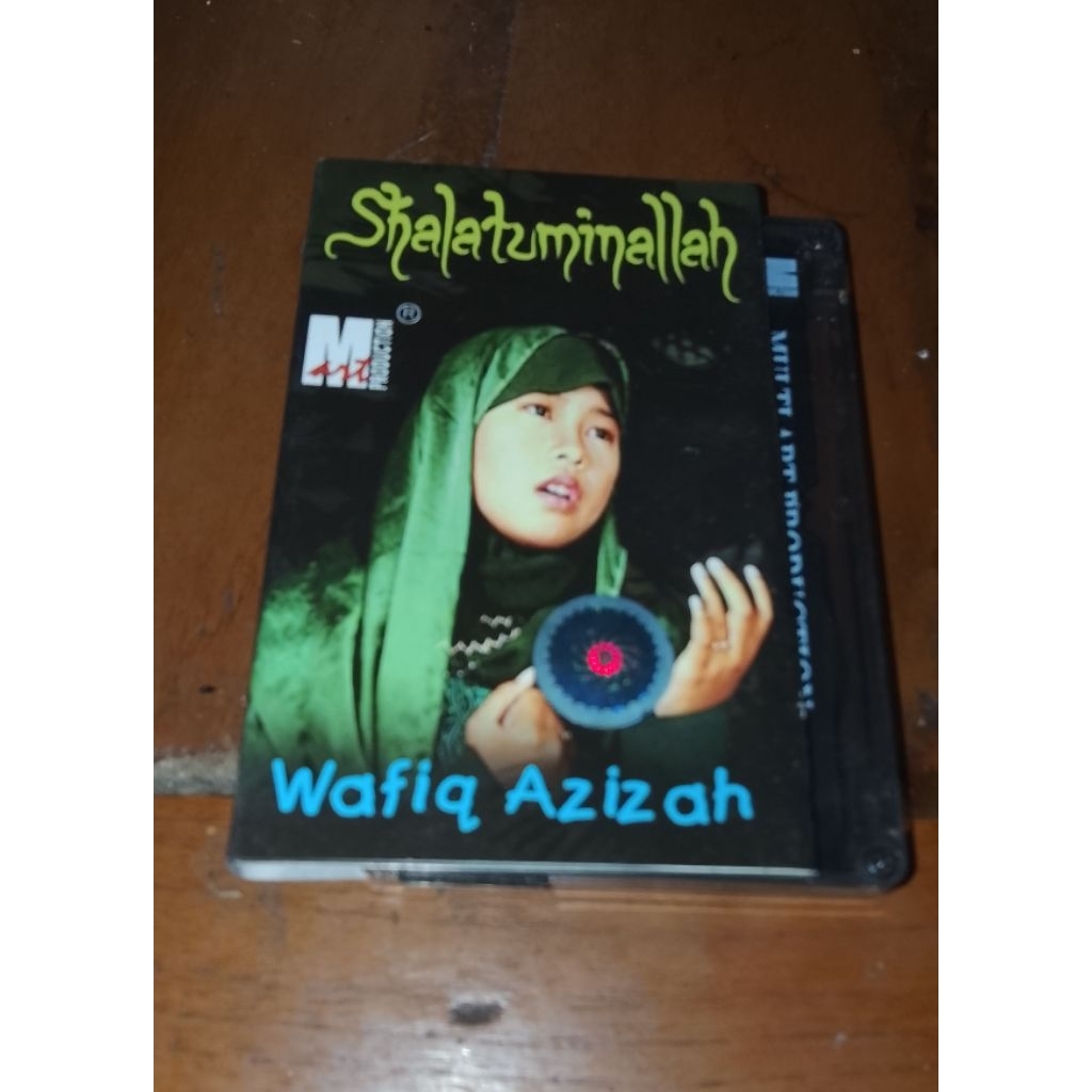 Kaset pita Shalatuminallah Wafiq Azizah
