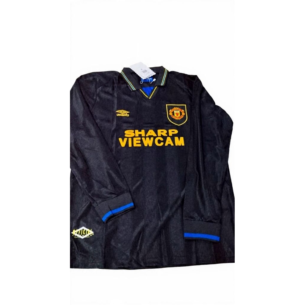 Jersey Away Manchester United musim 1993-1995 versi lengan panjang