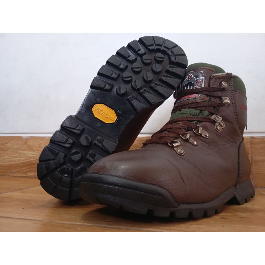 sepatu outdoor/hiking Salomon Vintage leather