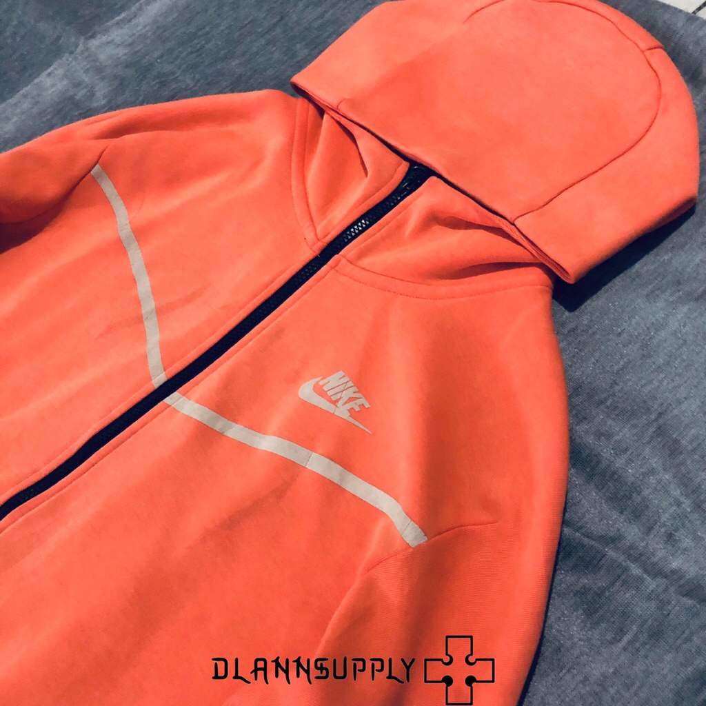 NIKE TECH FLEECE ORANGE