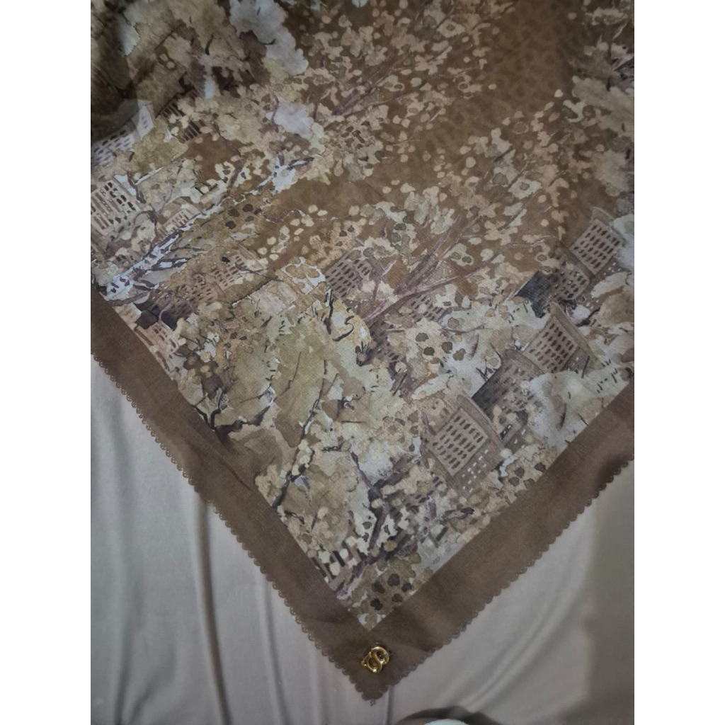 preloved as is Buttonscarves New york reborn central park (kirim dari kendari)
