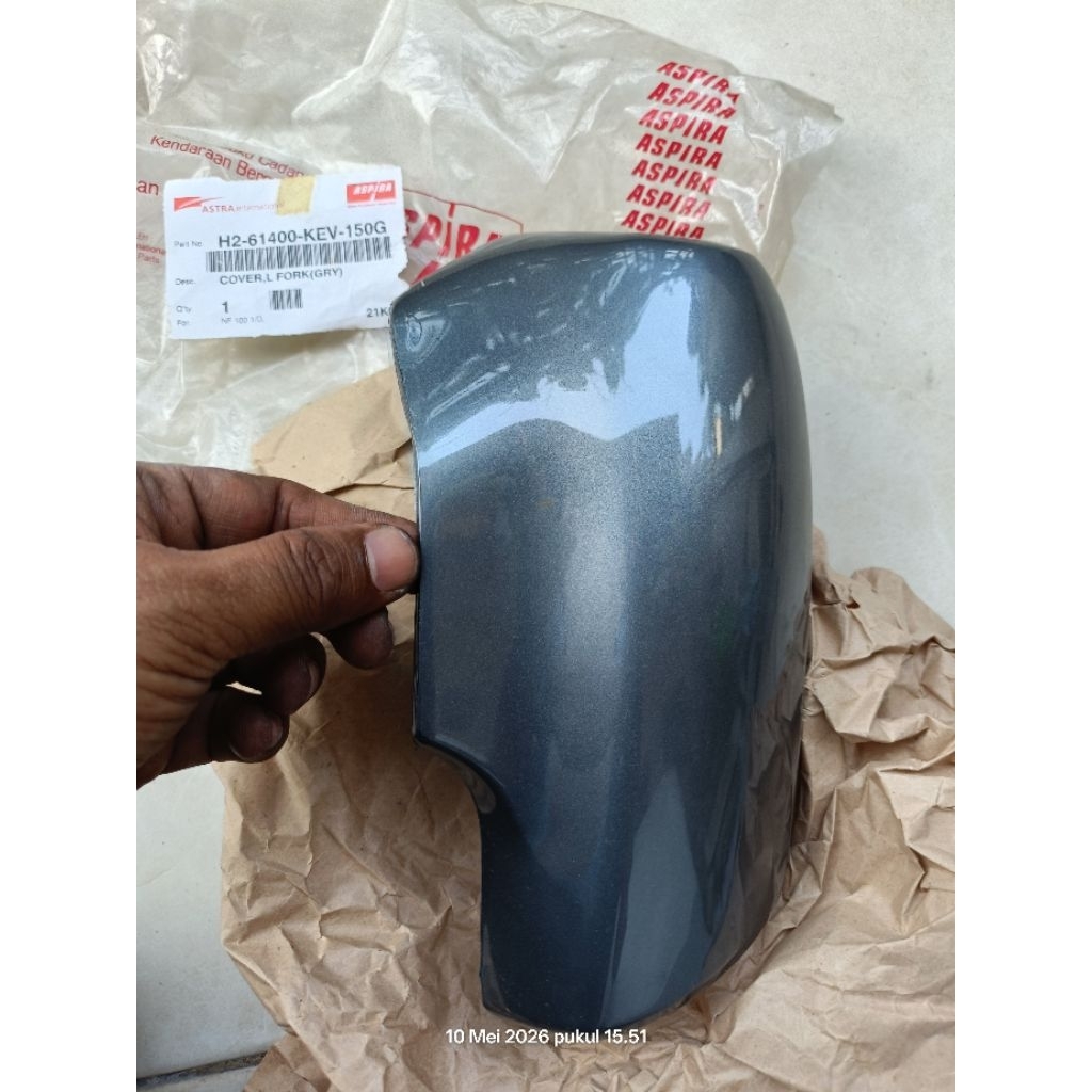 cover sok spakbor depan sebelah kiri L Honda Astrea Supra original 61400 kev warna abu abu