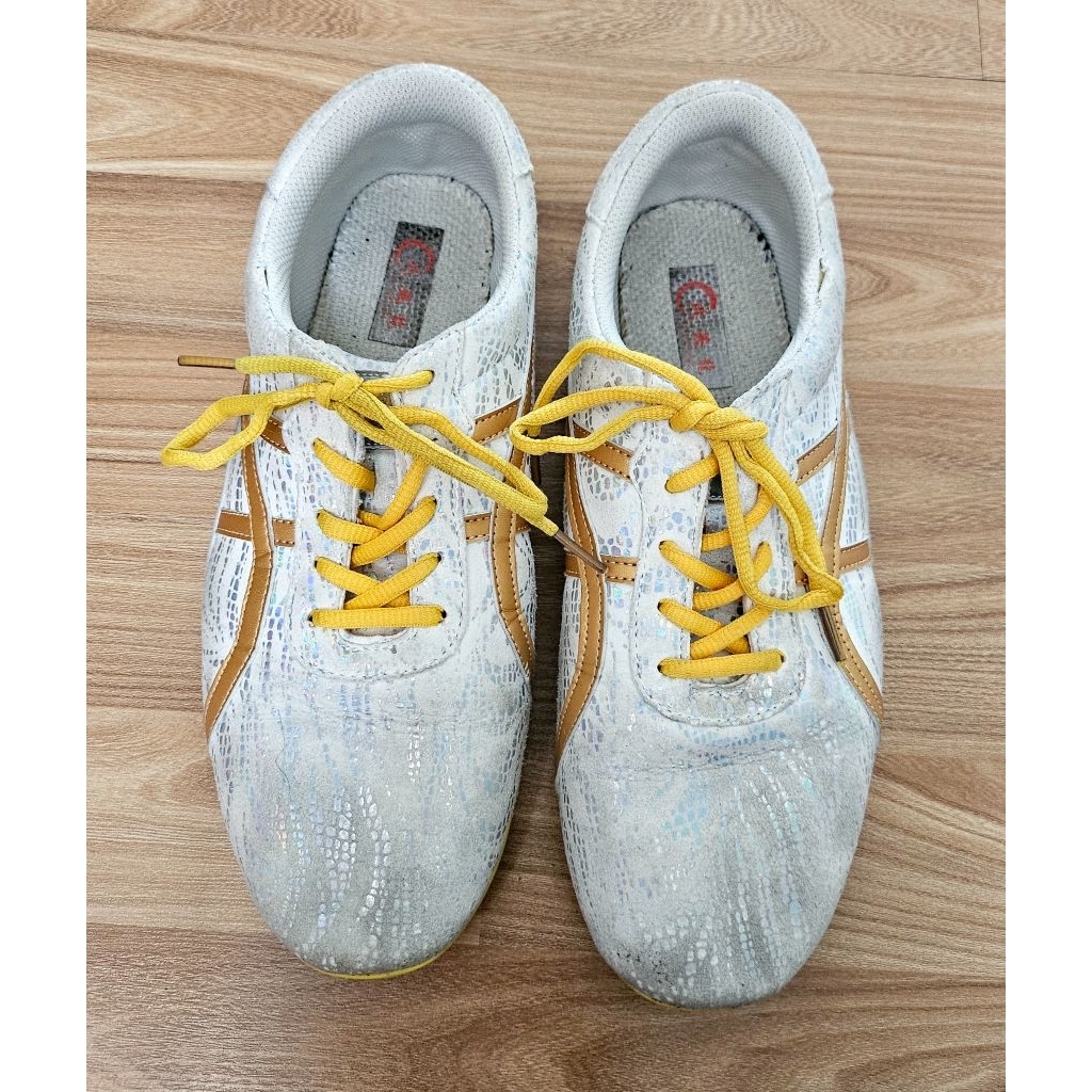PRELOVED SEPATU WUSHU SIZE 42 WARNA PUTIH sepatu kunggu wingchun taichi taiji
