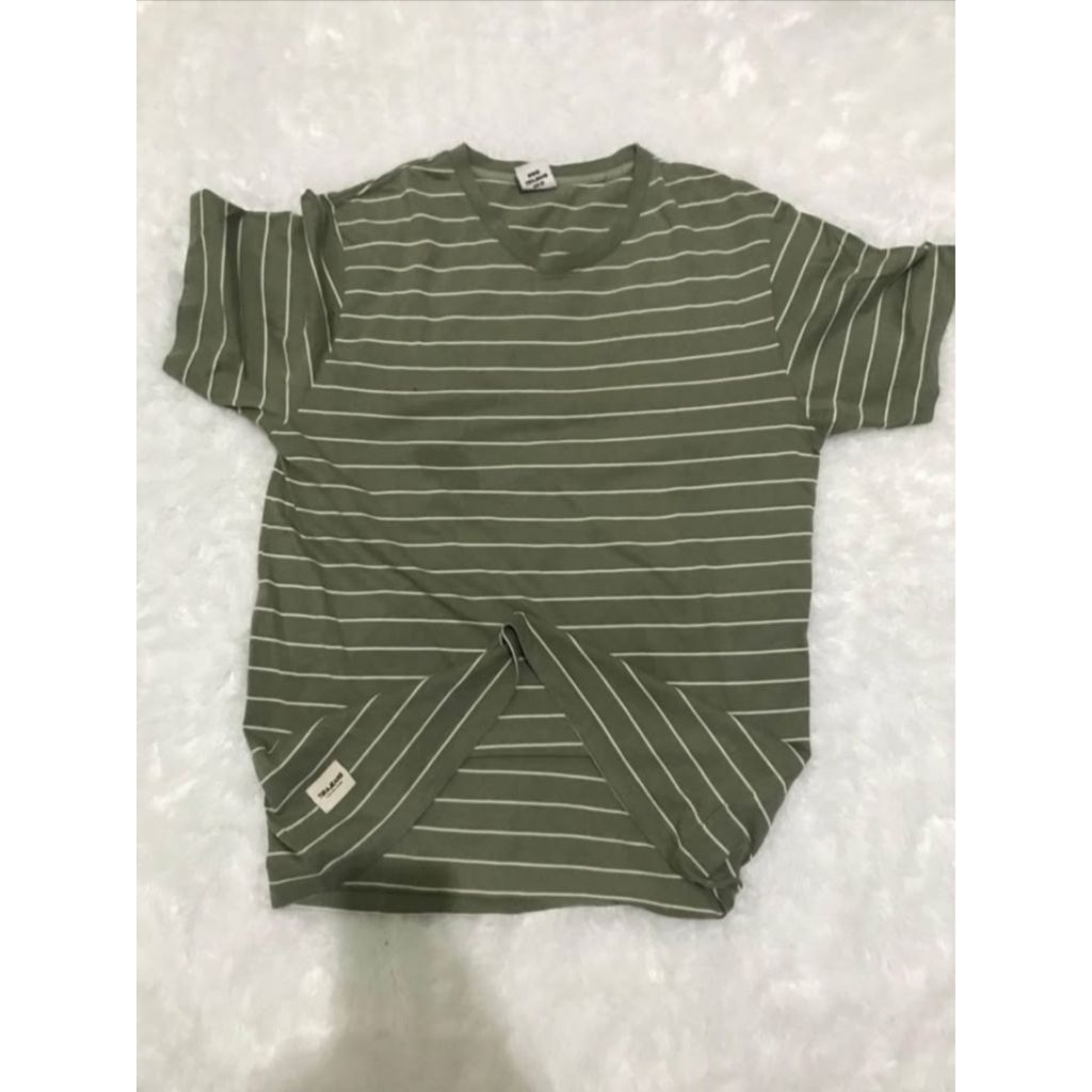 Preloved Kaos Tira Jeans Green striped White Size L