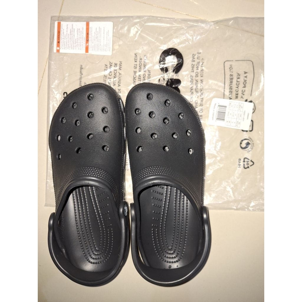 CROCS CLASSIC SIZE M8 (41-42)