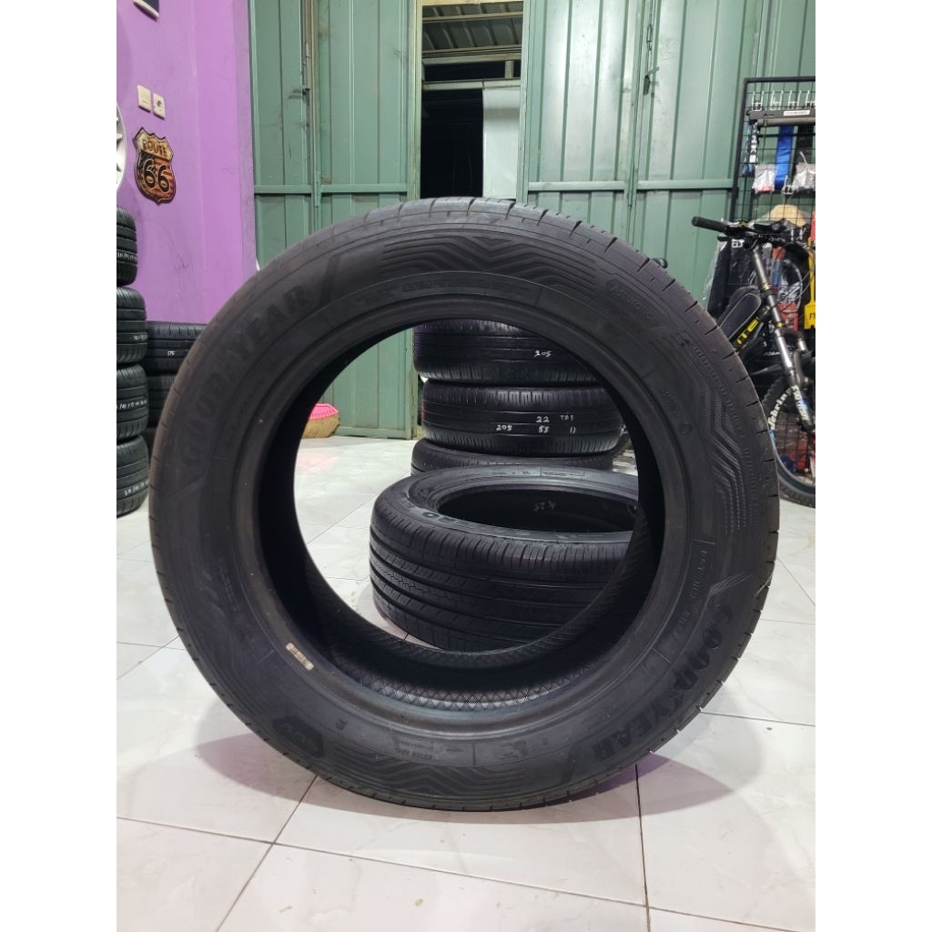 Ban Mobil Bekas Goodyear Assurance MaxGuard Suv 235/55/R18 Tahun 2023