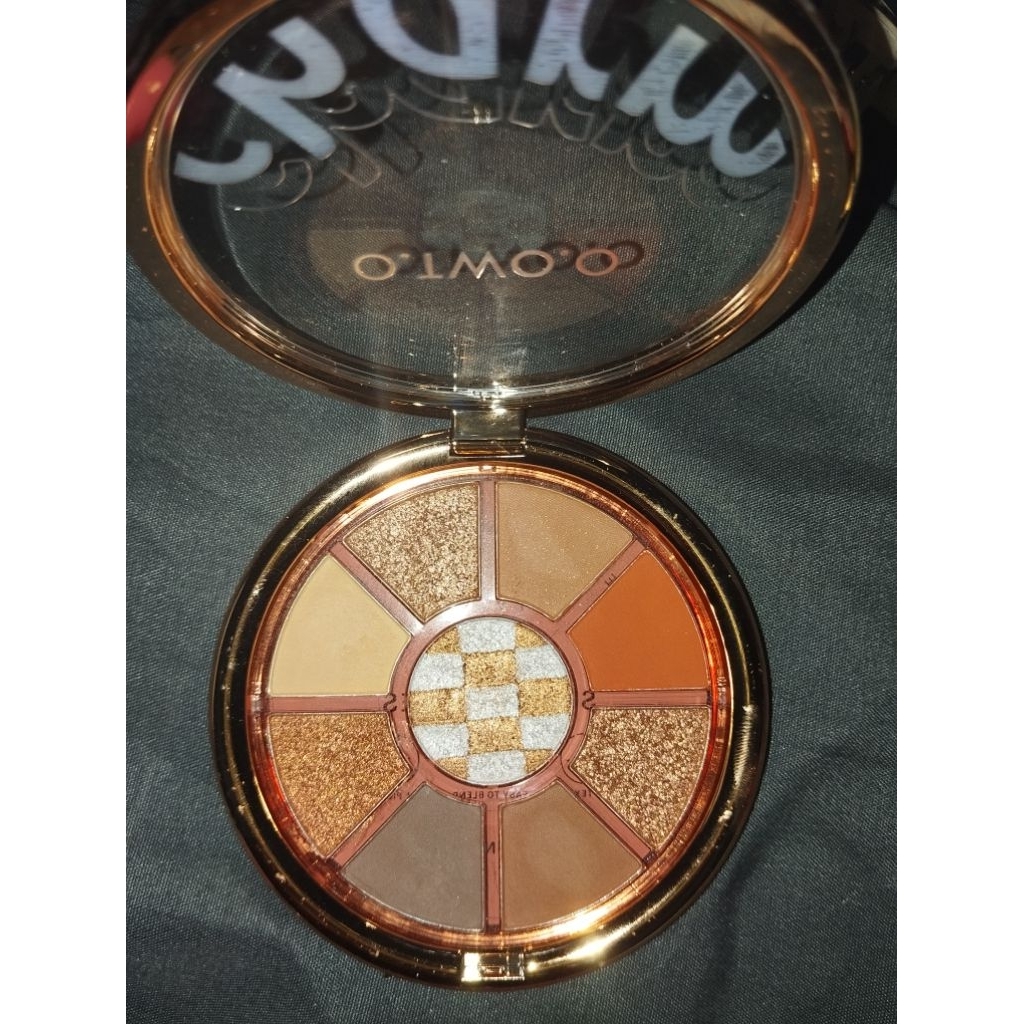 Eyeshadow o two o velvwty smooth