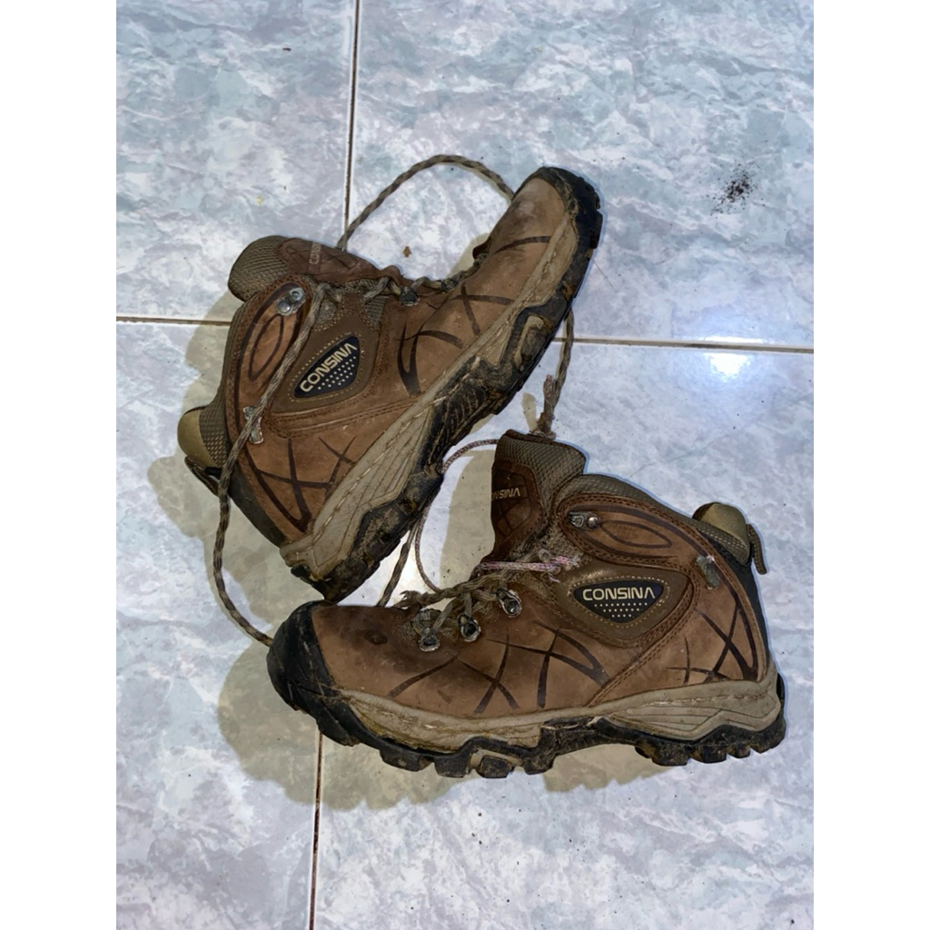 SEPATU CONSINA MUSTANG