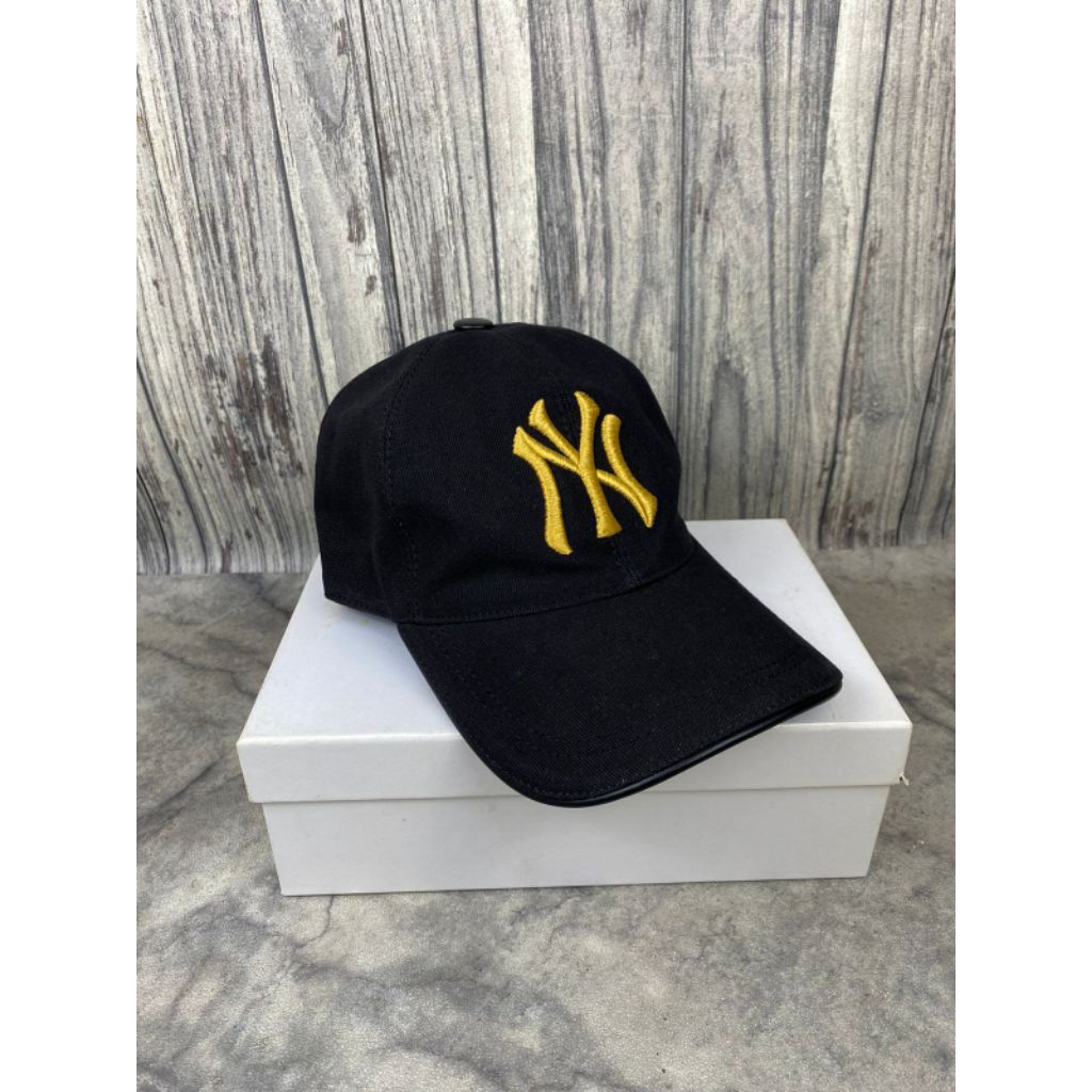TOPI PRIA BRANDED BLACK