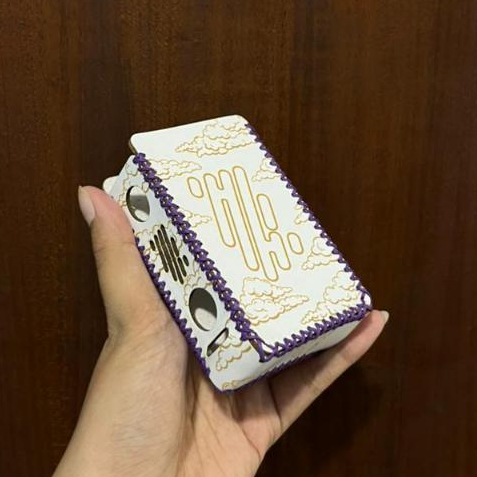 Cover Case For R234 Cloud Pattern Logo Sintetis Putih Benang Ungu