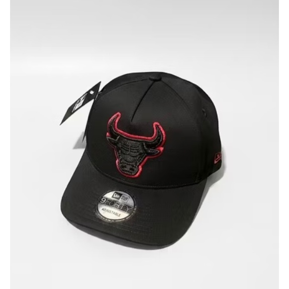 TOPI BASEBALL MLB BULL LOGO WHIRE LIST RED ORIGINAL BLACK CAPS / TOPI PRIA WANITA / BEST SELLER BISA