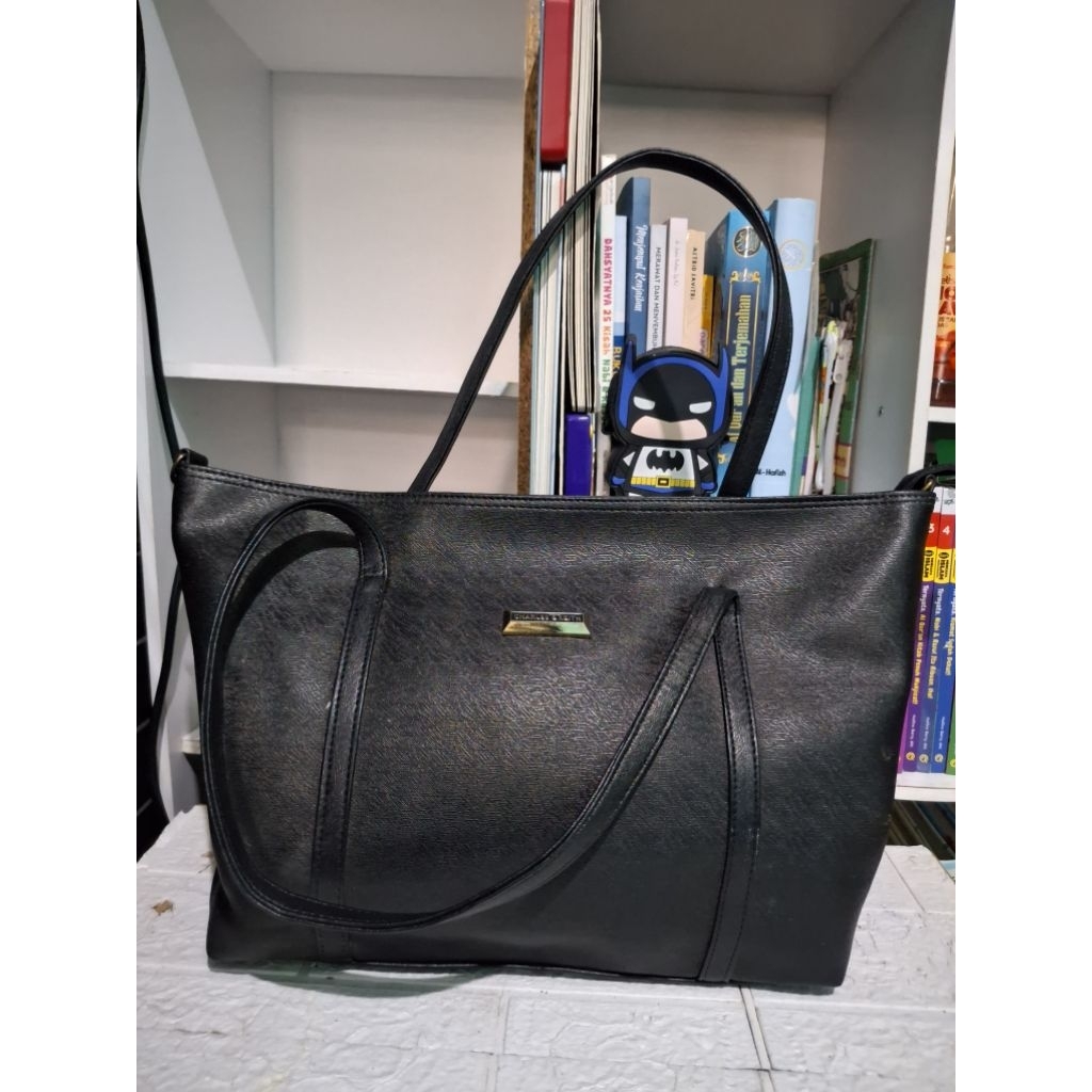 Preloved Totebag ala Charles and Keith