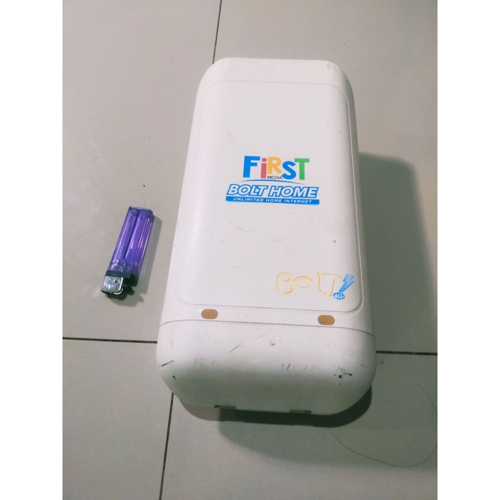 modem outdoor model Titan BL400  bolt first media