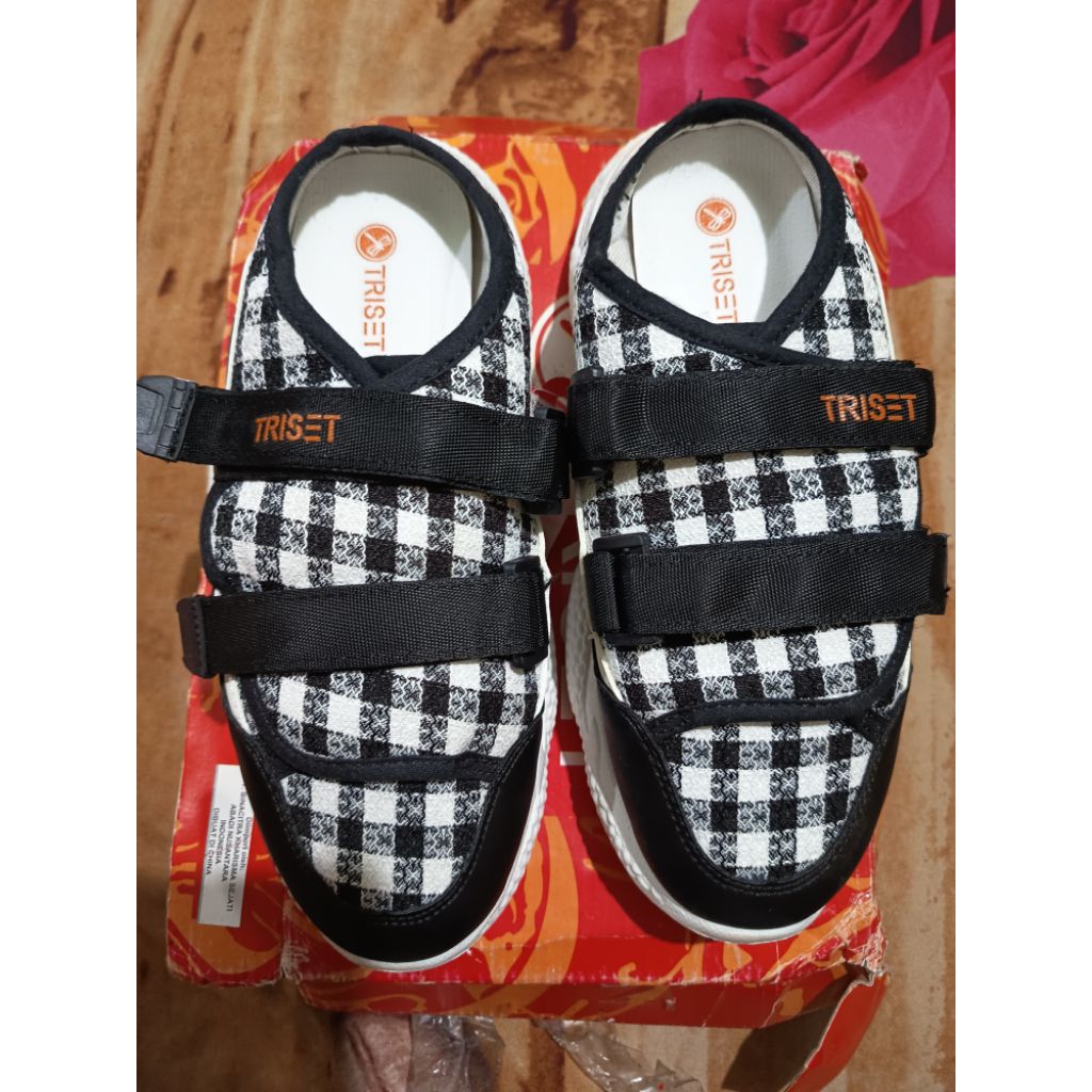 SANDAL BUSTONG TRISET BLACK