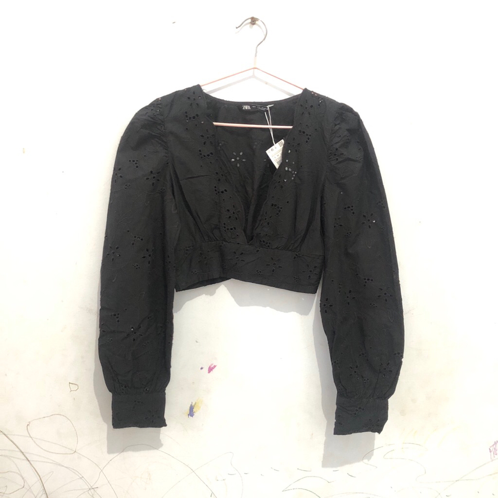 ZARA Black Eyelet Long Sleeve Crop Top Katbol
