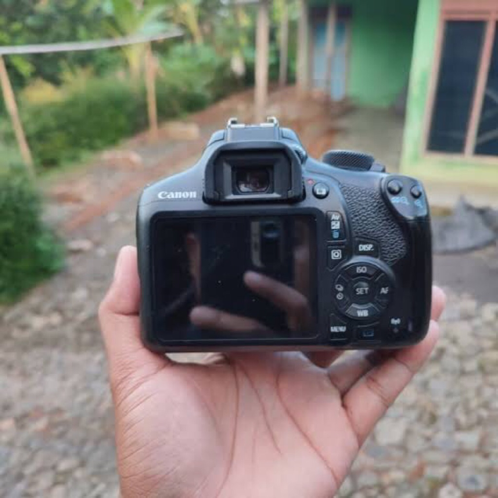 CANON DSLR 1300D