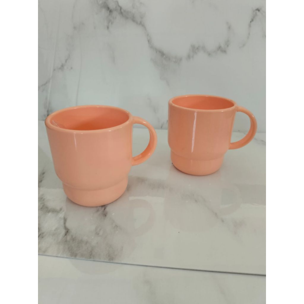 clear mug tupperware