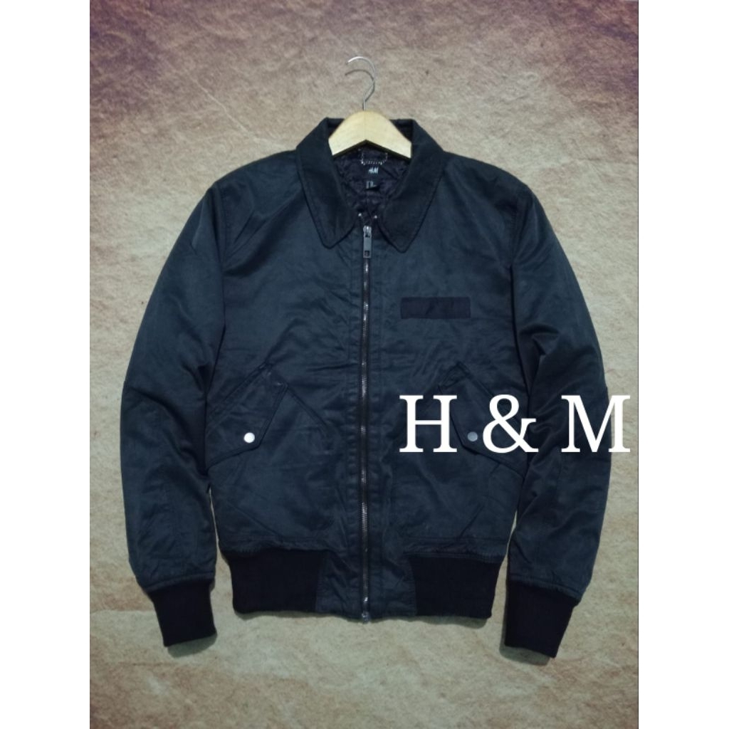 Jaket keren H&M model military CWU bekas murah