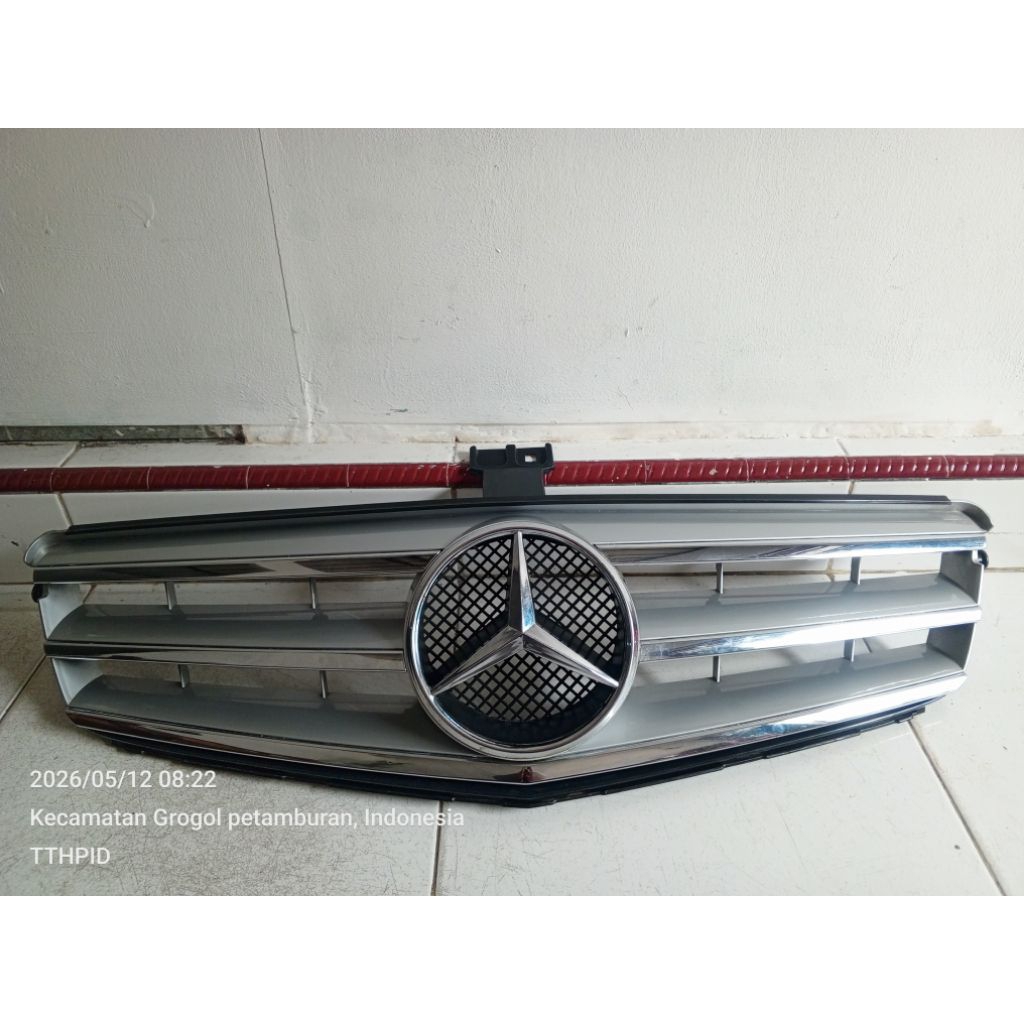 Grill Gril Mercedes Benz Mercy C-Class C200 W204 2007 2008 2009 2010 2011 2012 2013 2014 Second