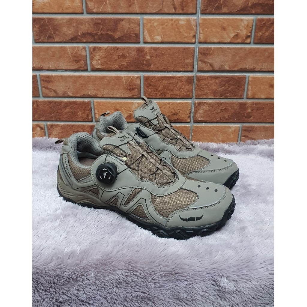 Sepatu Hiking Bufallo BFL Outdoor Size 43 Second