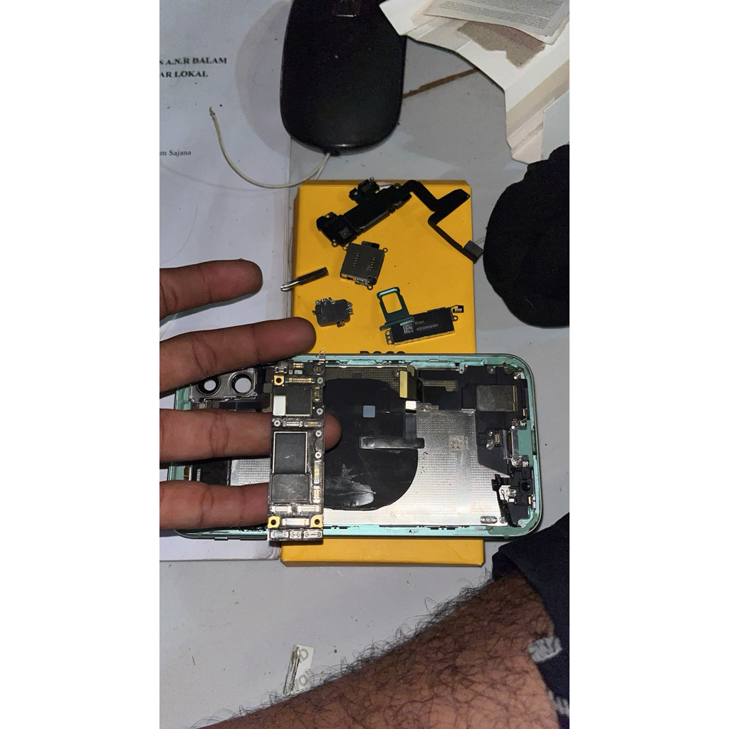 mesin IPhone 11 ibox