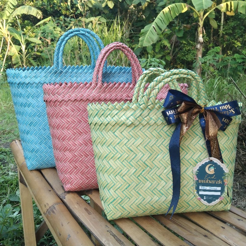 TAS ANYAMAN PKASTIK LURIK POLOS TAS ANYAMAN HAMPERS MURAH PENGRAJIN NGAWIl