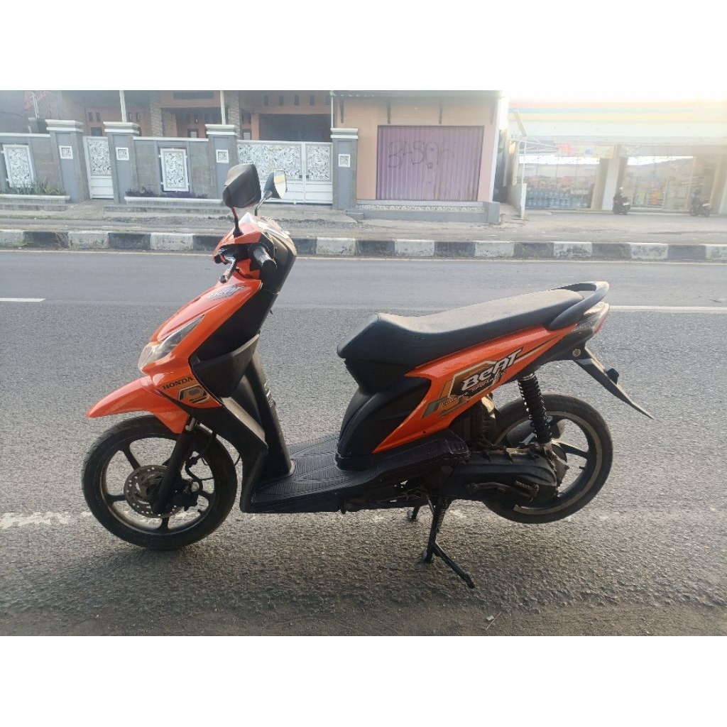 SEPEDA MOTOR HONDA BEAT KARBU 2010 LENGKAP PAJAK OFF