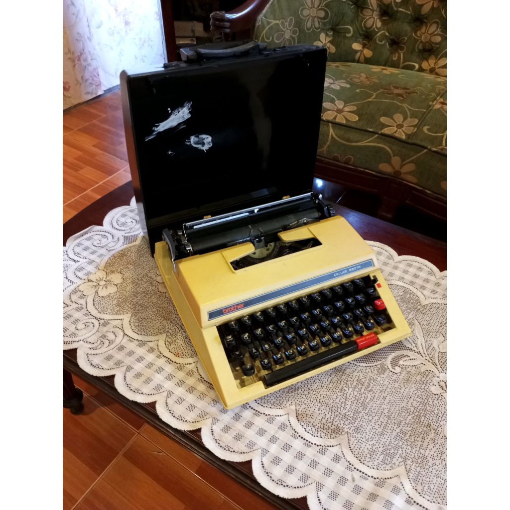 Mesin Tik Ketik Jadul Vintage Merk BROTHER 550 YR Antik Lawas Tua Kuno Retro