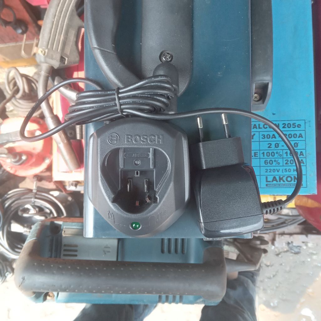 Charger Bor cordless Baterai Bosch 12v original Baru