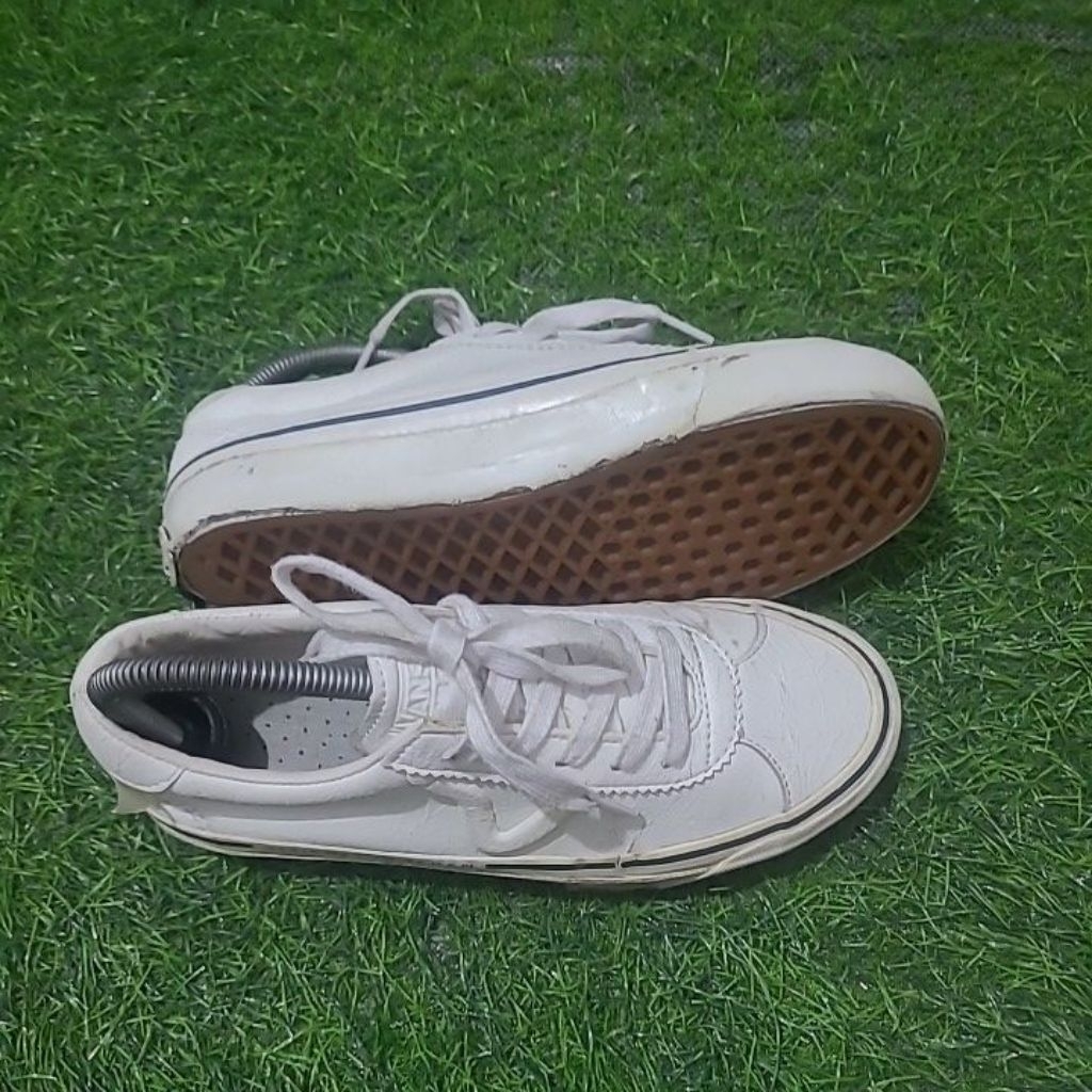 sepatu sneakers vans style 73 size 36