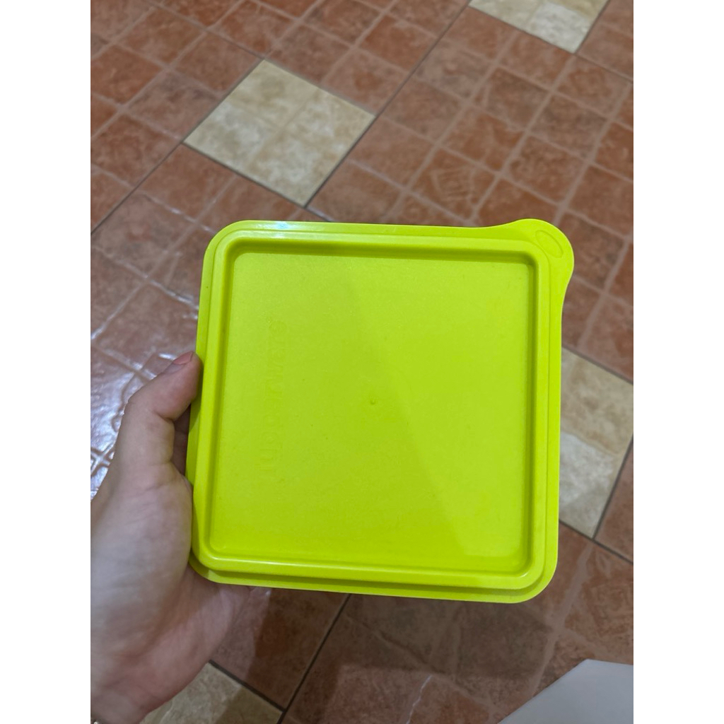 Tupperware/tempat kerupuk