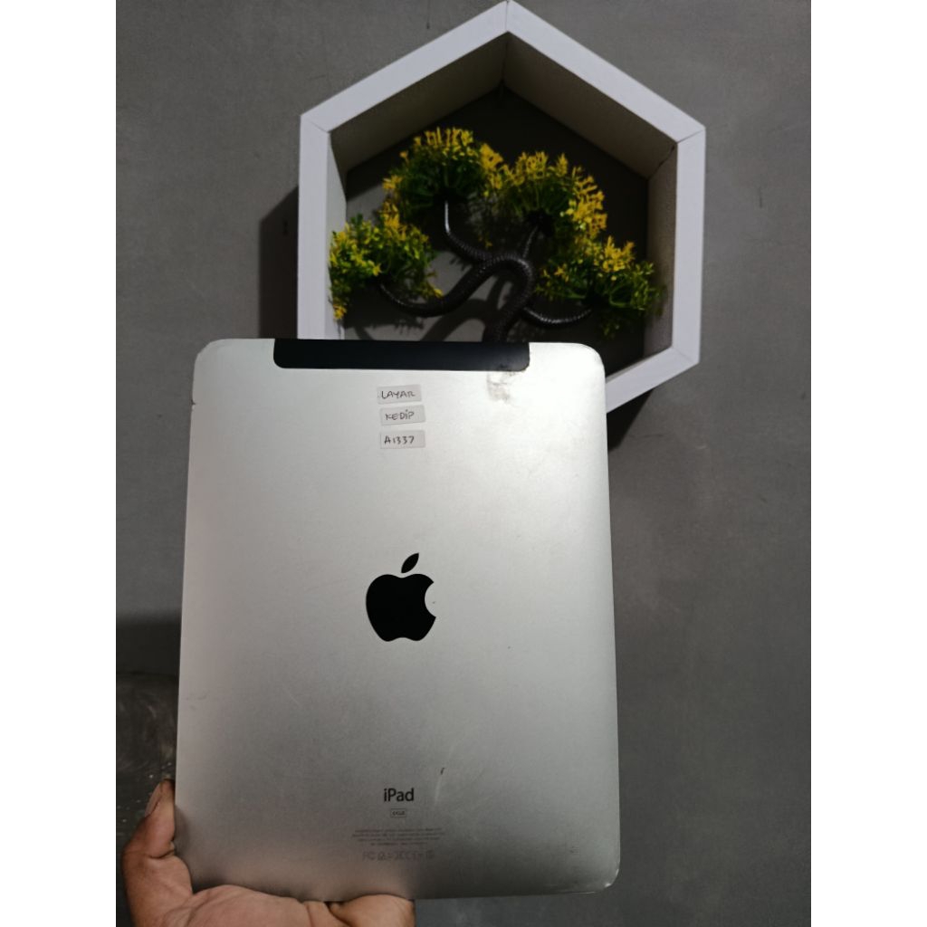 IPAD A1337 64 GB KONDISI HANYA KEDIP LAYAR