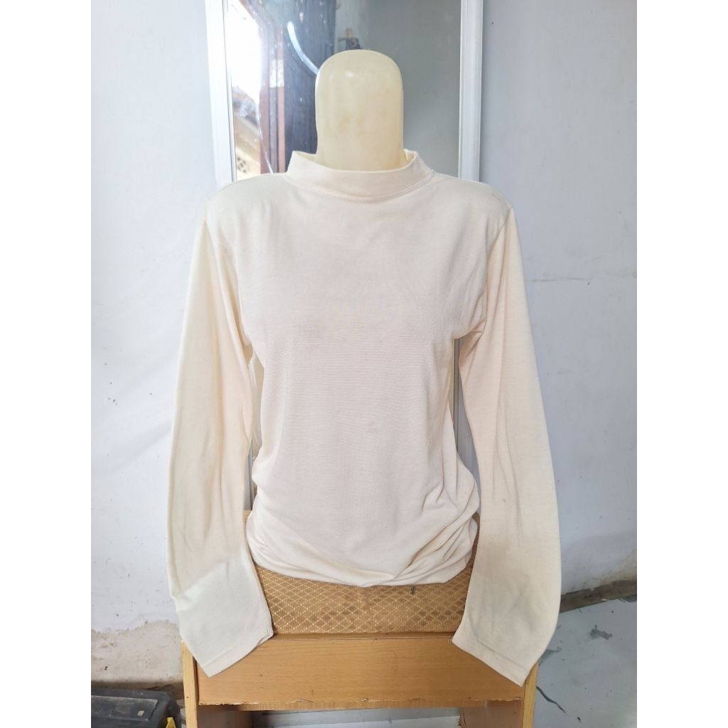 Atasan kaos inner polos lengan panjang