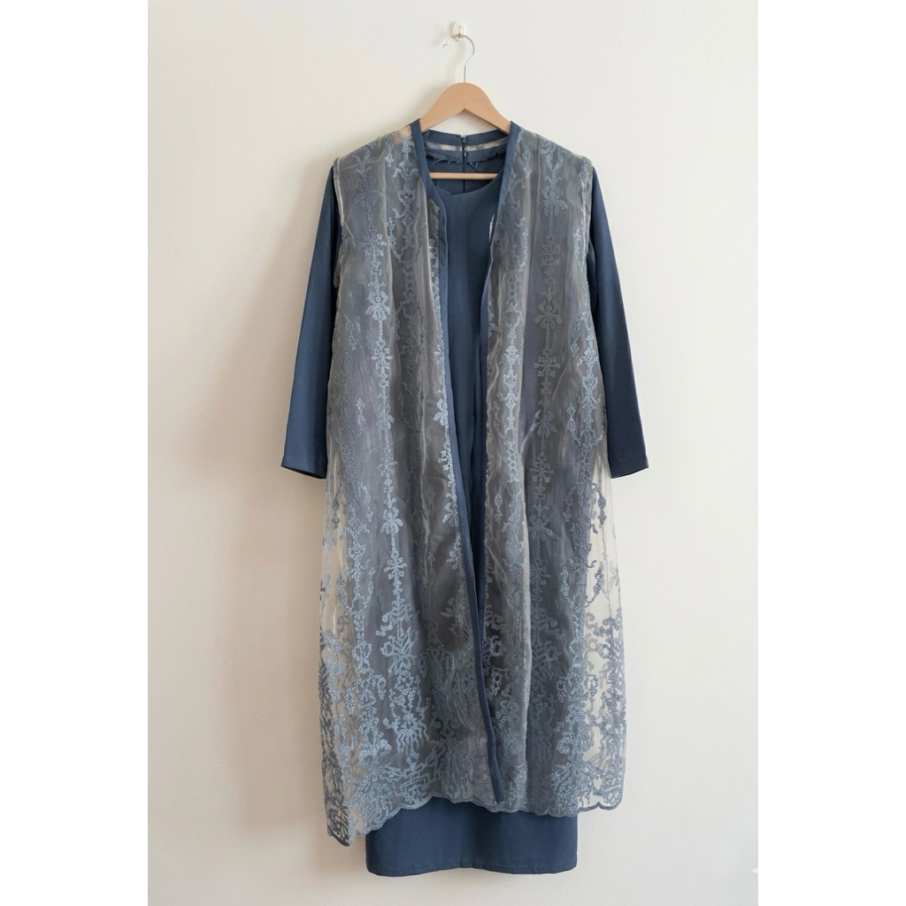 dress kondangan warna denim