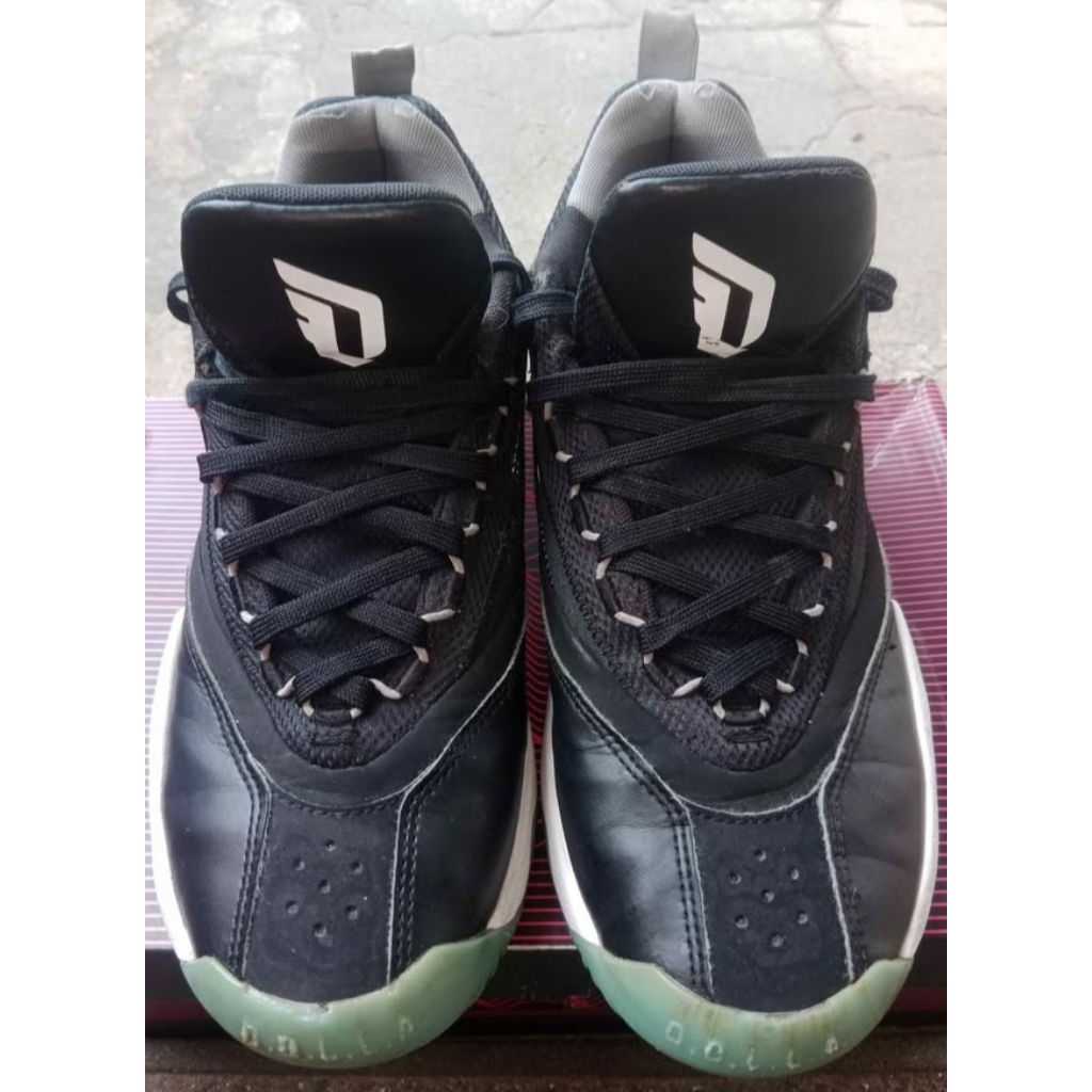Sepatu Basket Pria Adidas Dame Certified 2